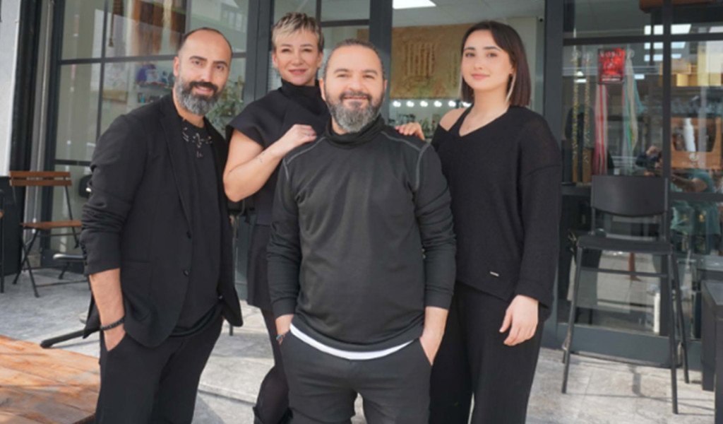 Baksi Stüdio    "Güzelliği işlerin ustalarıyla buluşturuyoruz, Halil, Filiz ve Çağlar İşbirliğiyle!"