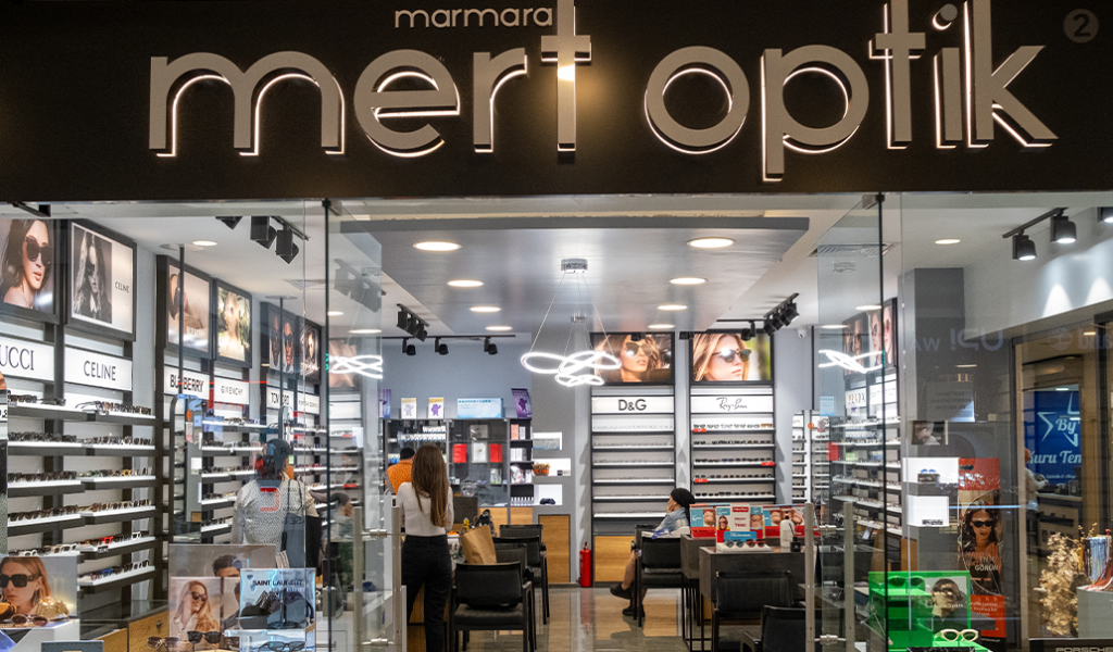 Yaz Geliyorsa;  MERT MARMARA OPTİK