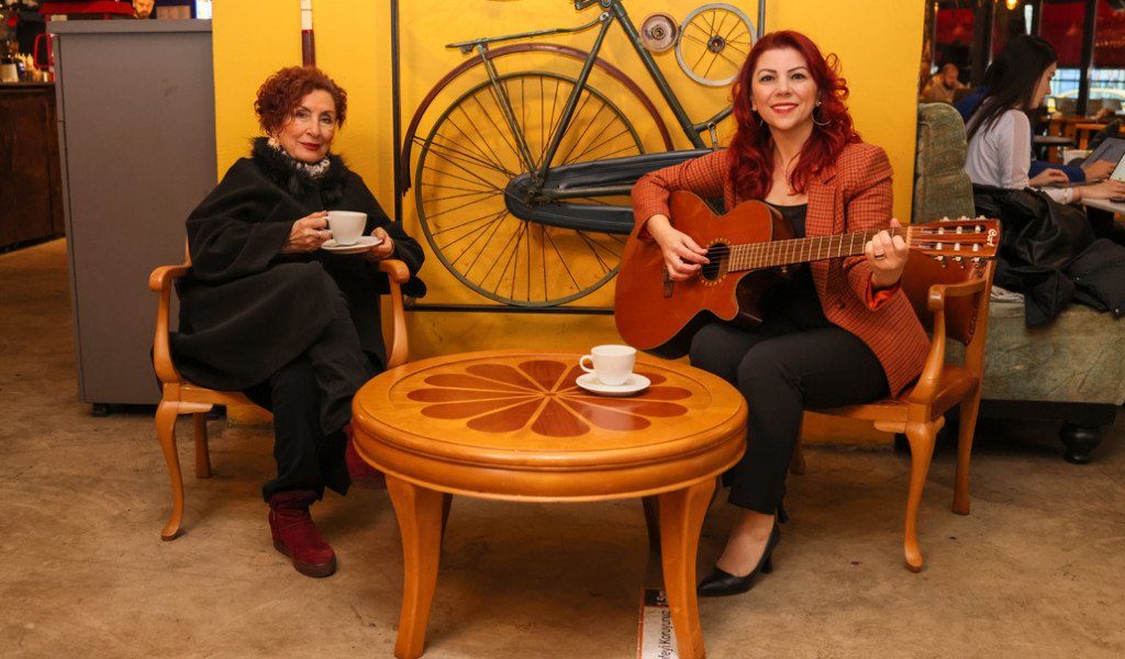 Yeliz Erdem Demirhan ( Yılın Sağlıkçısı ) Dünyanın En Pozitif Diyabet Hemşiresi Olabilir Mi ?